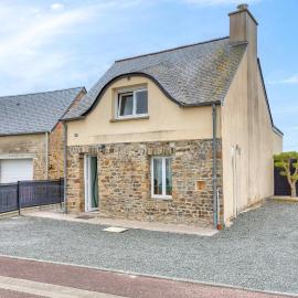 Maison Proche Mer โรงแรมในCréances