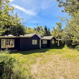 3 Bedroom Cozy Home In Fårevejle, hotell i Fårevejle