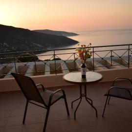 Villa Sofia with an amazing view, hotelli kohteessa Angón
