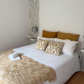 City Break-Quiet House with Private Patio, hotel in Torres Vedras