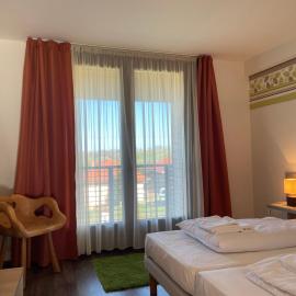 Kisfaludy Kásté, hotel a Dobronhegy