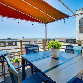 Steps to Ocean: Manhattan Beach Gem w/ Deck!