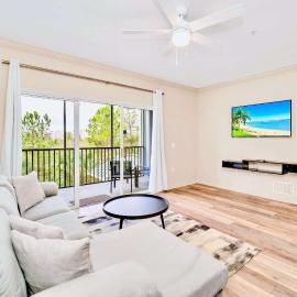 Condo with Pet-Friendly- Sauna & Pool โรงแรมในออร์ลันโด
