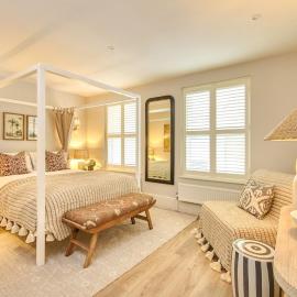 The Salt House - sleeps 12 & 3 mins to beach
