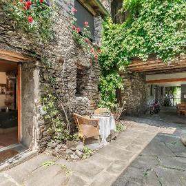 Rustico Stock with free wifi- Happy Rentals, hotel u gradu Lugano