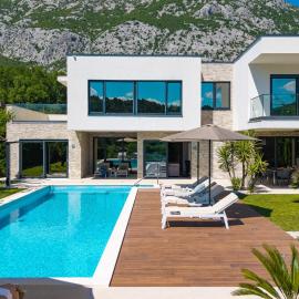 Villa Agava with heated pool, Jacuzzi, sauna, gym, 4 en-suite bedrooms, hotel a Gata