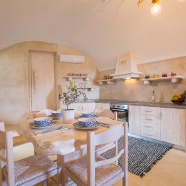 Love Nest with hot tub, hammam & outdoor cinema