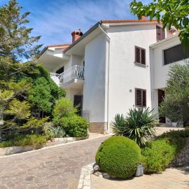 Apartments with parking space Banjol, Rab - 16334