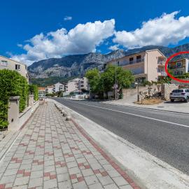 Apartments by the sea Tucepi, Makarska - 22656, hotel en Tučepi