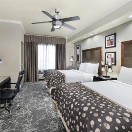 Best Western Premier Crown Chase Inn & Suites, hotel in Denton