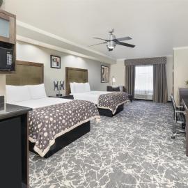 Best Western Premier Crown Chase Inn & Suites, khách sạn ở Denton