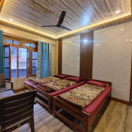 Gokul Guest House By Mero Pahad Stays & camp