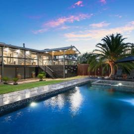Lilies Poolside Villa, hotel em Lovedale