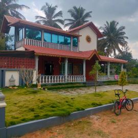MVR Home Stay, hotel di Seringapatam