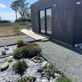 Gîte les Hirondelles, hotel in Plouhinec