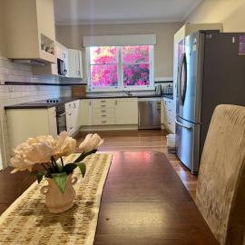 3 Bedroom Home, hotel sa Merredin