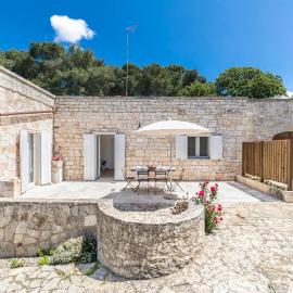 Trulli Nicola by BarbarHouse, hotel a Cocolicchio