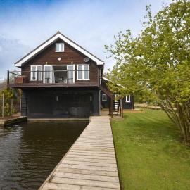 The Boat House - Holiday Home in Horning on the Norfolk Broads、ホーニングのホテル