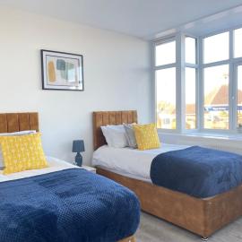 1 Bedroom Apartment - Flitwick - Contractor Friendly - Tourist Ready - Full Kitchen - WiFi - Smart TV - Sofa Bed - FREE Parking - Ideal for Short or Long Stays, hotel a Flitwick