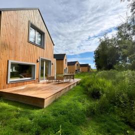 Nadmorski Spokój, domki i sauna, hotel in Lubiatowo