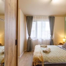 Namaste - Spacious Design Apartment near AUBG, 2 Terraces & Mountain View, Self check-in, Hotel in Blagoewgrad
