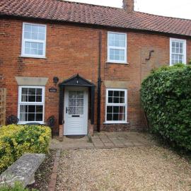 Hollyhocks Cottage self catering North Norfolk, Hotel in Docking