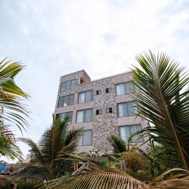 Sakumona में, होटल Plus 33 Hotel