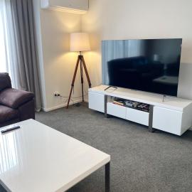 Luxury 3 Bed Townhouse By Hagley Park With Garage