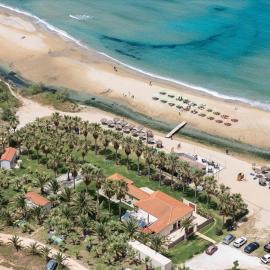 La Palma Beachfront Suites, готель у місті Георгіуполіс