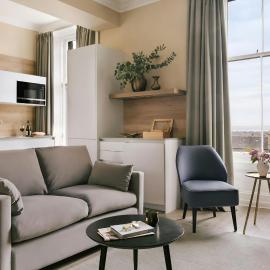 Thistle Suites Royal Garden, hotel in Edinburgh