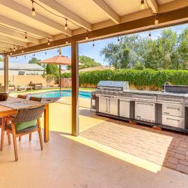 3 Mi to Dtwn Shops & Eats: Mesa Home w/ Pool!