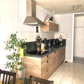 Chambre lit double pour 1 à 2 pers en Colocation, hotel in Nancy