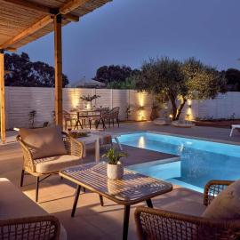Villa Romas 3 by Villa Plus