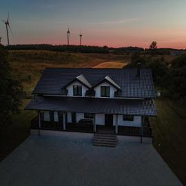 Vėjo Malūnų sodyba - Didžioji vila โรงแรมในPaserninkai