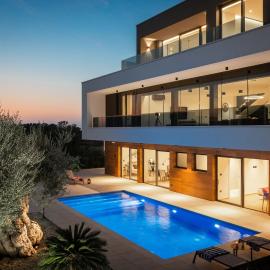 Villa Old Olive V - Heated Pool - by Vivi Rent