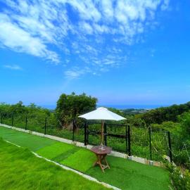Pet-friendly, entire house rental on Shikashima! 100-tsubo dog run and ocean view – hotel w mieście Kashima