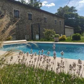 Gîte Les Capréoles, maison vigneronne de caractère, hotell sihtkohas Régnié