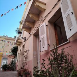 Casa Fiorenza - Da e Nònne, hotel v destinácii Carloforte