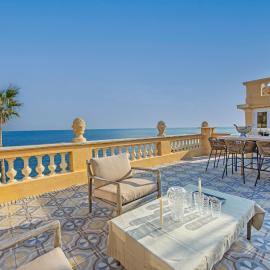 Monaco GP Luxury Penthouse - Rooftop Terrace - Oceanfront, hotel in Saint-Antoine