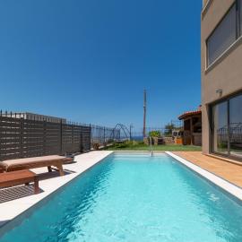 Diosa Luxury Living with Private Pool, hotelli kohteessa Ligaria