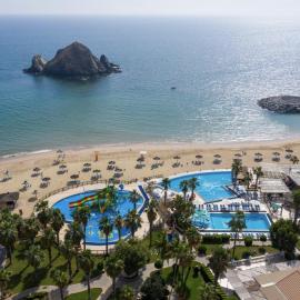 Sandy Beach Hotel & Resort, hotel v mestu Al Aqah