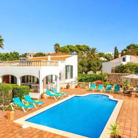 Villa Can Palmeras by Villa Plus، فندق في اس كنوتلس
