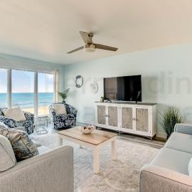 2 Bed/2 Bath Oceanfront condo sleeps 6 guests. Oceanfront balcony and pool., hotel a Fernandina Beach
