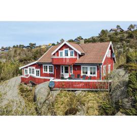 Lovely Home In Lindesnes With Sauna