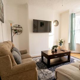 3 Bed Stylish & Spacious Home, Sleep up to 7ppl