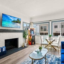2BR Luxury Getaway Mins to Beach Arcade & Games