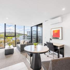 Self-Contained Apartment in Woden By Serain, hotel in Phillip
