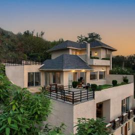 StayVista at Echoes of Ease with Bonfire & WiFi