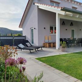 Ferienhaus Weinstraße - Pfälzer Wald, hotell i Göcklingen