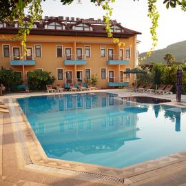Suzanne Hotel & Restaurant